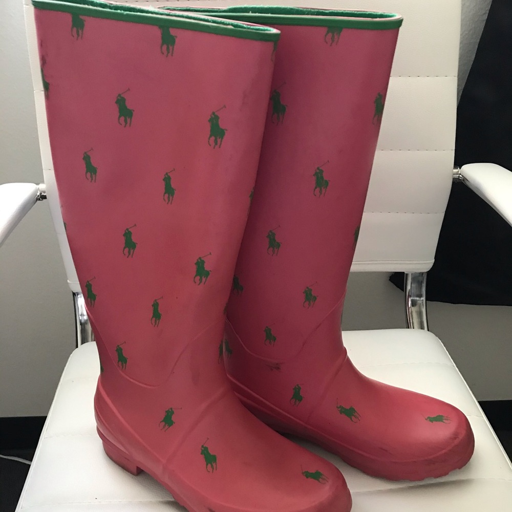 Rain Boots 🌷💕
